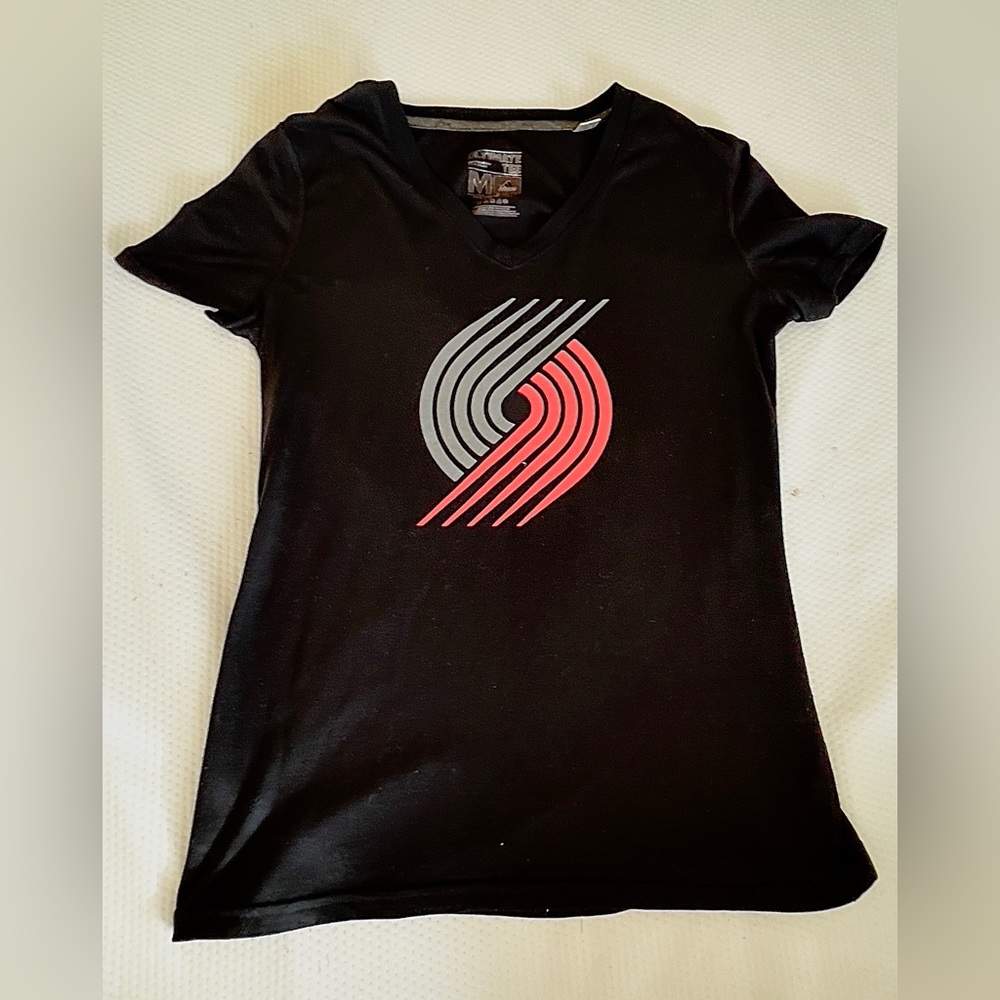 Size Medium woman’s adidas Trail Blazers T-Shirt!